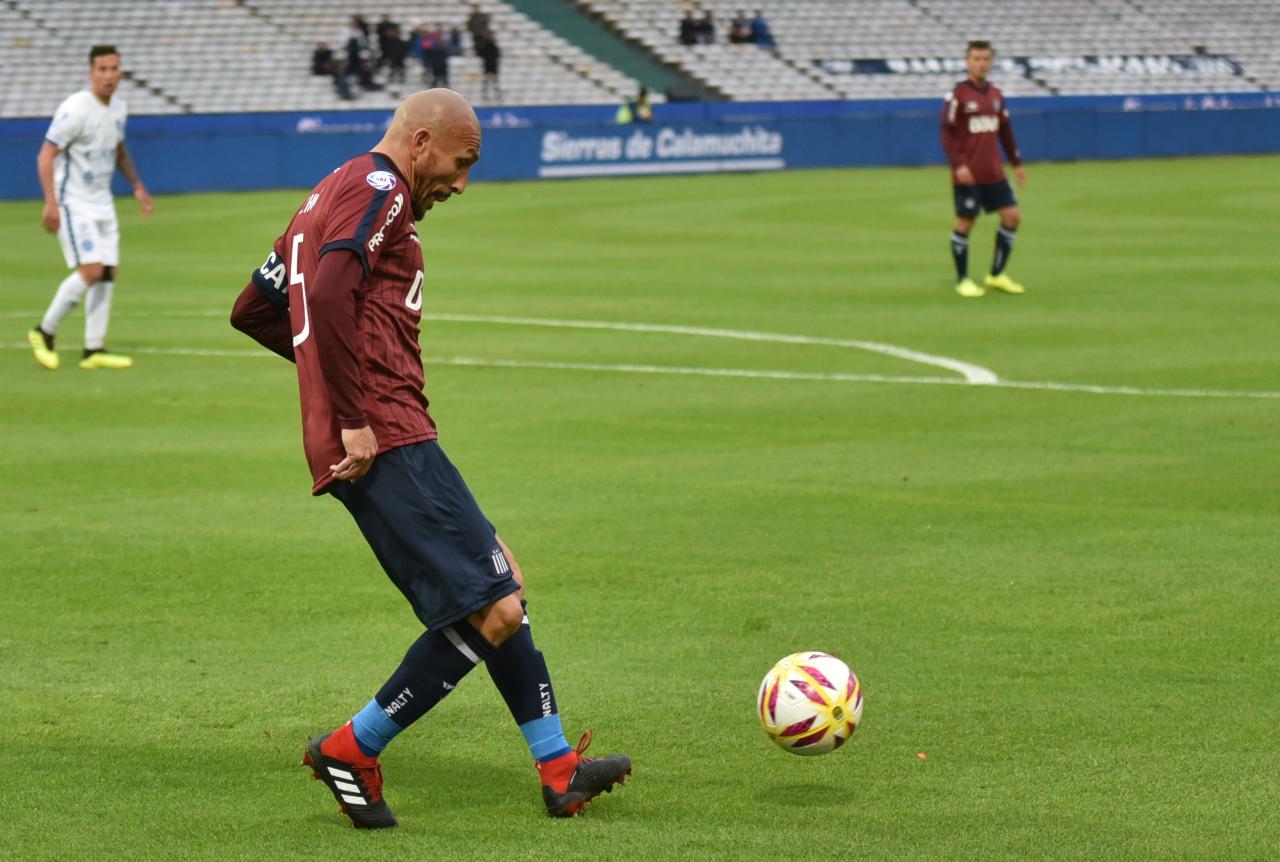 La T jugó su segundo partido de local en la Superliga. Foto: Lucio Casalla / ElDoce.tv.