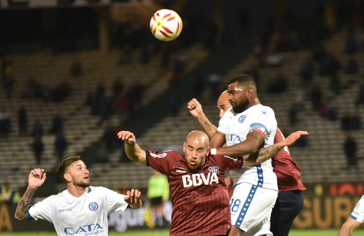 La T jugó su segundo partido de local en la Superliga. Foto: Lucio Casalla / ElDoce.tv.