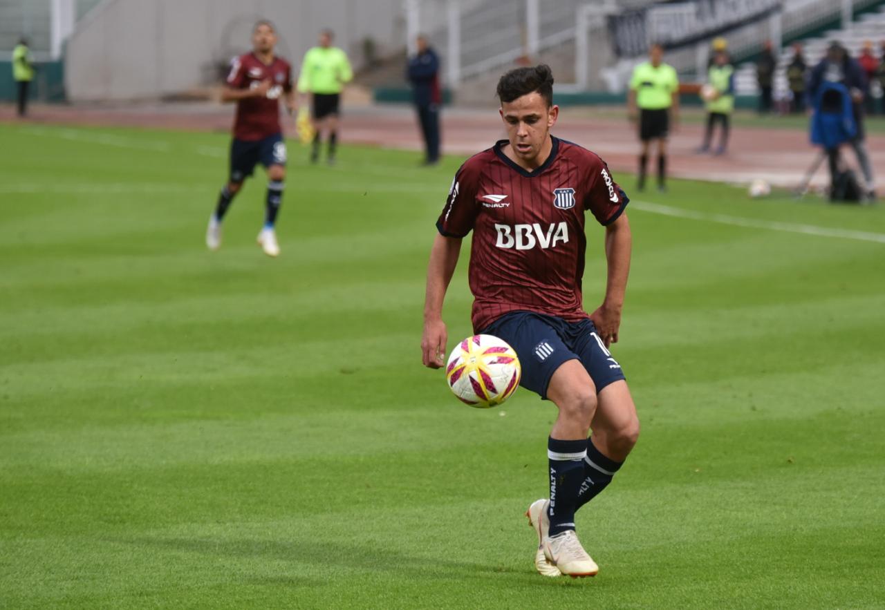 La T jugó su segundo partido de local en la Superliga. Foto: Lucio Casalla / ElDoce.tv.