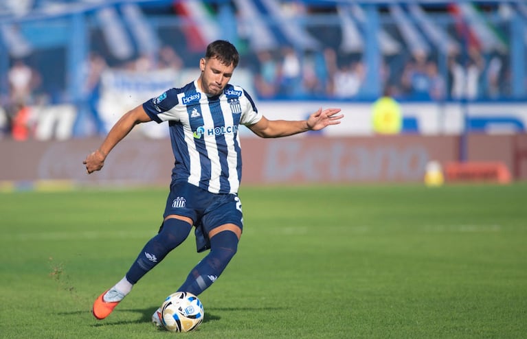 La T le gana a Vélez con un golazo de cabeza de Agustín Schott
