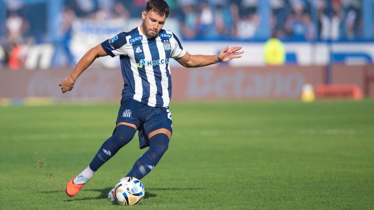 La T le gana a Vélez con un golazo de cabeza de Agustín Schott