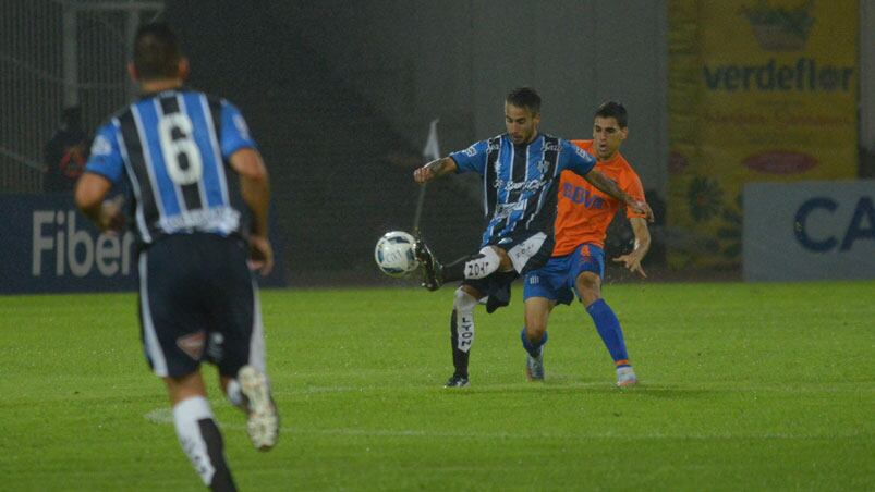 "La T" puso en juego el invicto y la punta del torneo en el Kempes. Foto: Lucio Casalla / ElDoce.tv.