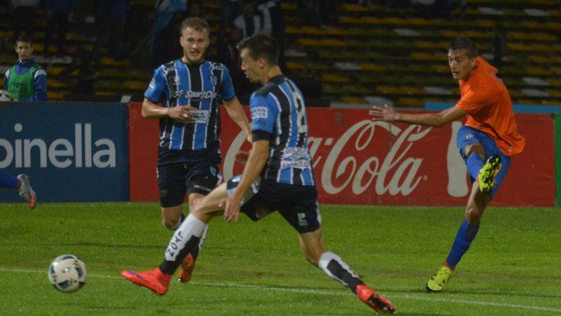 "La T" puso en juego el invicto y la punta del torneo en el Kempes. Foto: Lucio Casalla / ElDoce.tv.