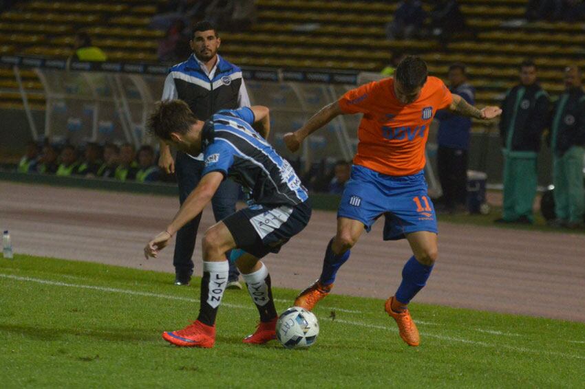 "La T" puso en juego el invicto y la punta del torneo en el Kempes. Foto: Lucio Casalla / ElDoce.tv.