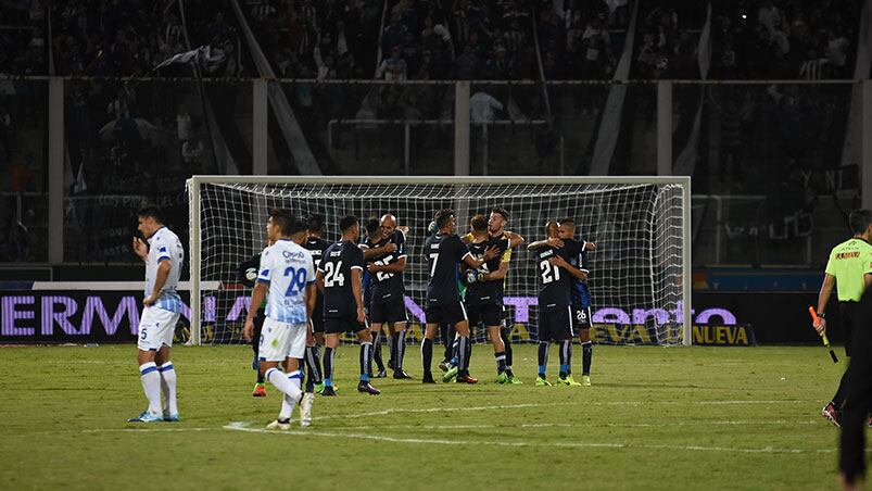 La T quebró a los mendocinos en el último intento. Foto: Lucio Casalla / ElDoce.tv.