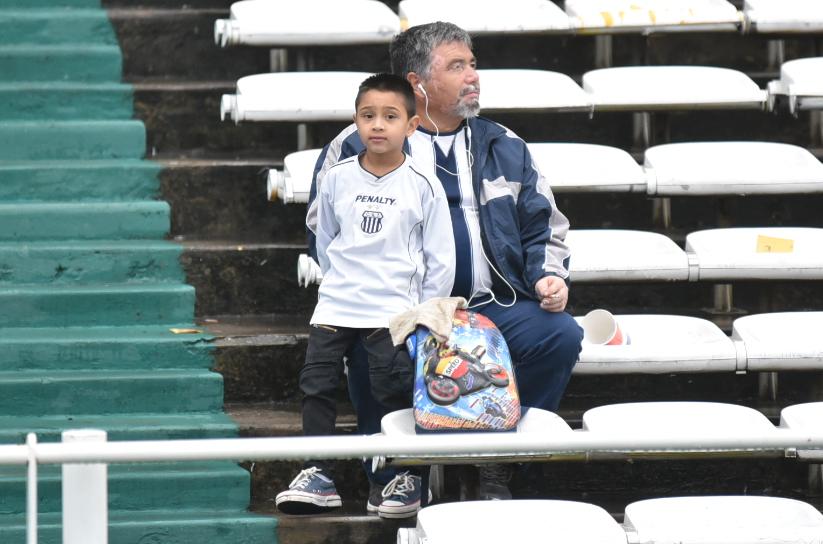 La T se despidió de sus hinchas en el Kempes. Foto: Lucio Casalla / ElDoce.tv.