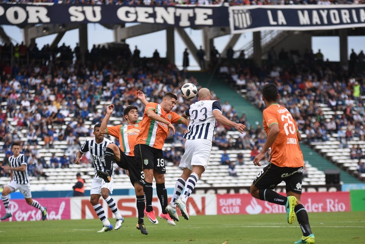 La T volvió a jugar con el aliento de su gente. Foto: Lucio Casalla / ElDoce.tv.