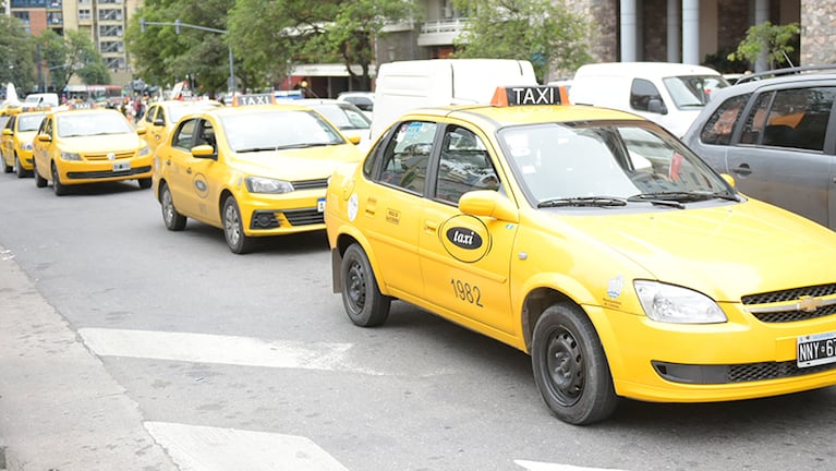 La tarifa de taxis y remises aumenta desde este sábado.