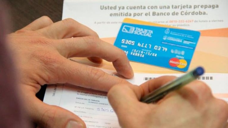 La Tarjeta Social brinda 900 pesos a las familias más necesitadas.