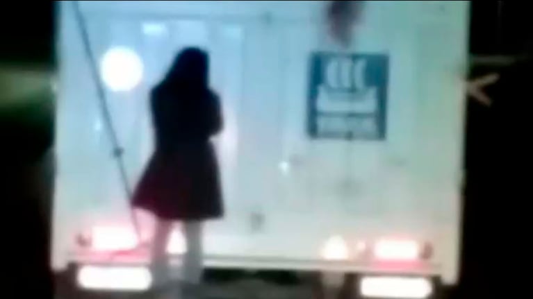 La tenebrosa imagen de la "mujer fantasma".