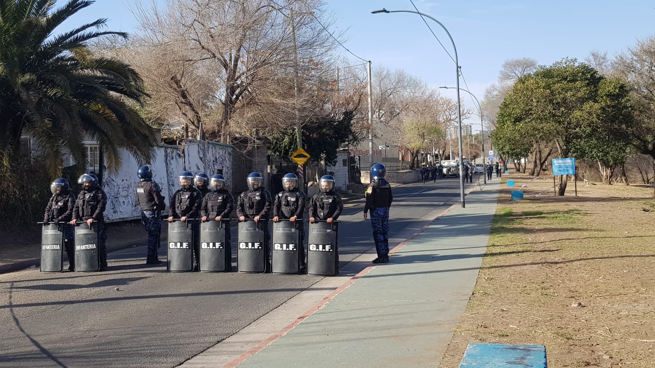 La tensión creció en avenida Costanera tras la muerte del ladrón.