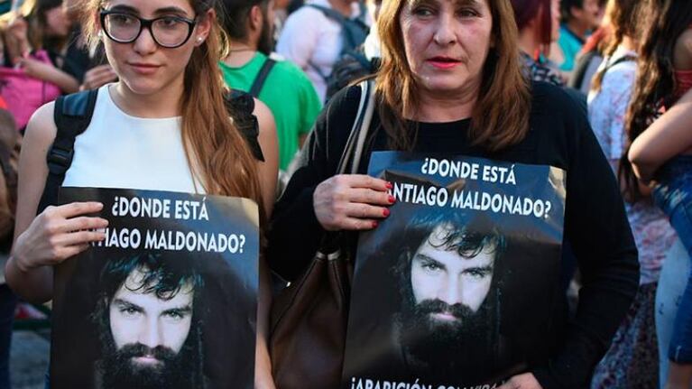 La tensión y los reclamos por el paradero de Maldonado siguen creciendo.