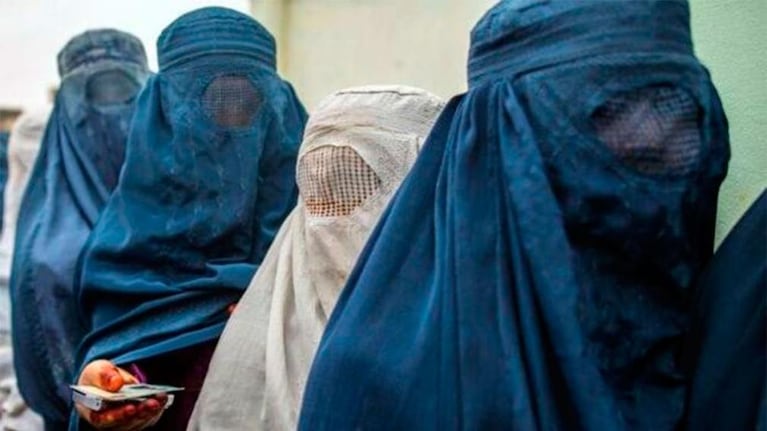 La terrorífica vida que le imponen los talibanes a las mujeres en Afganistán.