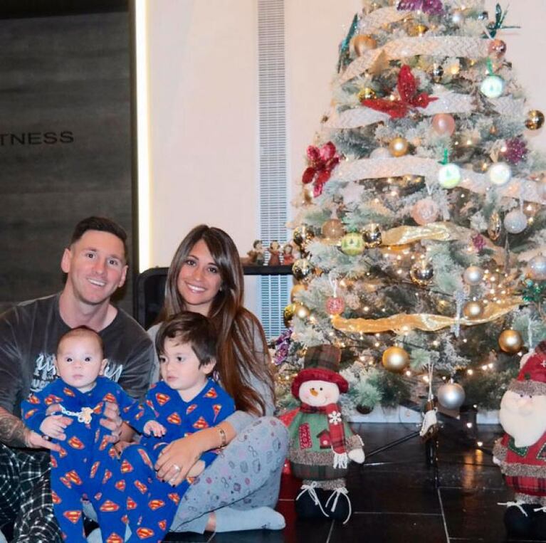 La tierna foto de Messi con su arbolito de Navidad