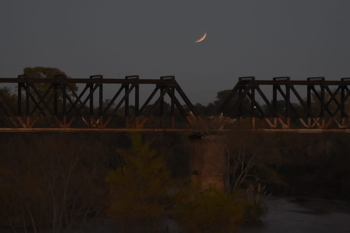 La Tierra tapó la luz del sol que llegaba a la luna. Foto: Lucio Casalla / El Doce