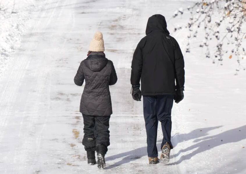 La tormenta de nieve sigue su paso devastador por Estados Unidos. Fotos: AFP y AP