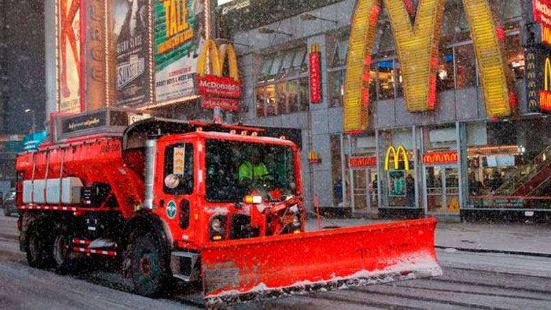 La tormenta de nieve Stella pone a la "Manzana de la luces" en emergencia.