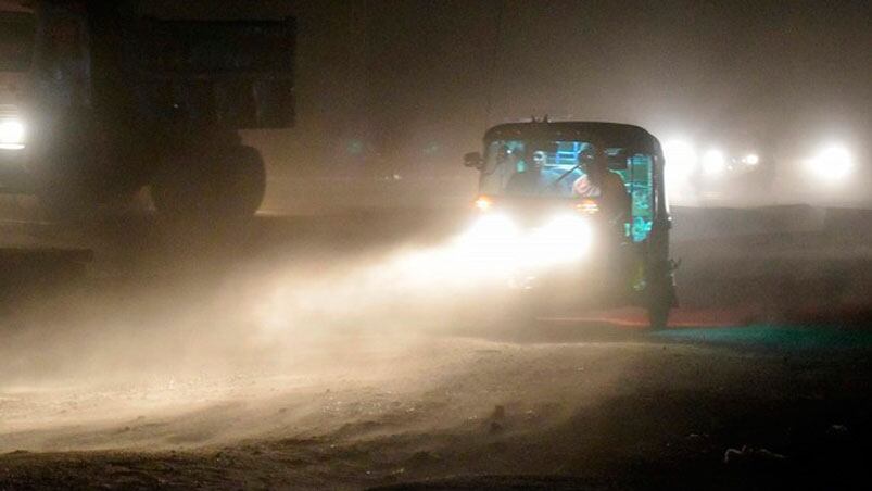 La tormenta de polvo en Mathura, en el estado de Uttar Pradesh. Foto: AFP