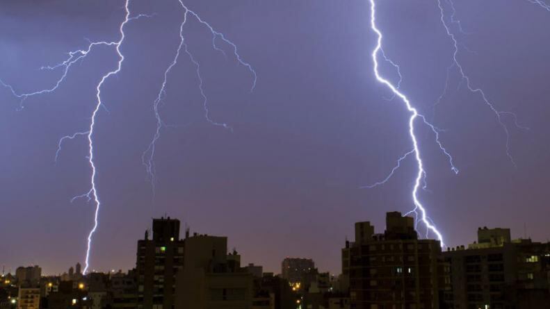 La tormenta llegaría a Córdoba tras un día agobiante.