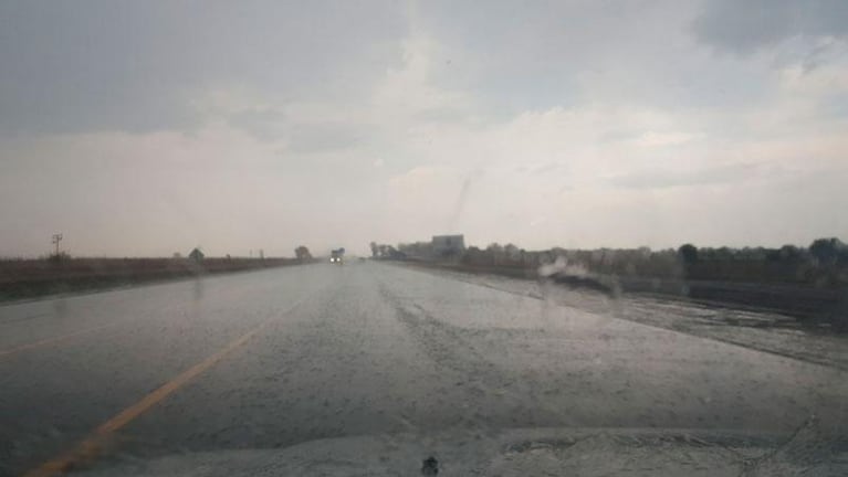 La tormenta llegó y bajó la temperatura en Córdoba