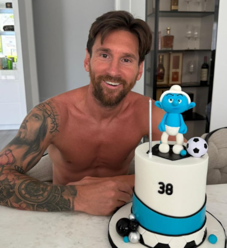 La torta del pitufo Gruñón, Messi celebró sus 38.