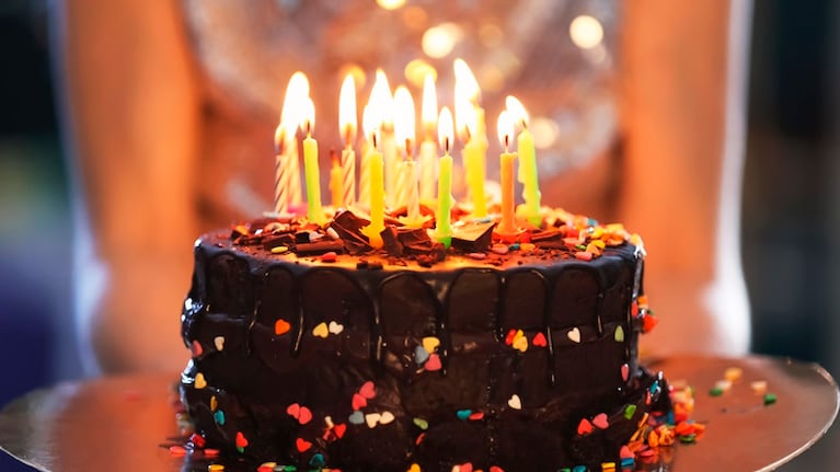 La torta era para su nieta que cumplía un año.