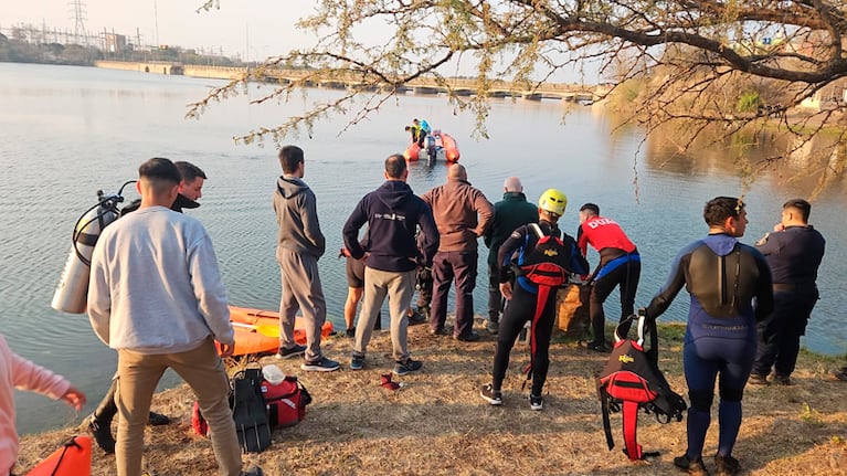 La tragedia ocurrió en el lago, entre Almafuerte y Embalse.