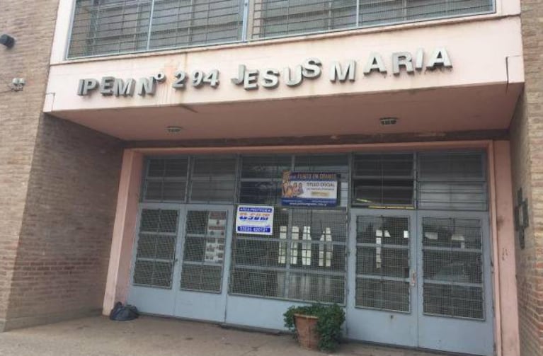 La tragedia ocurrió en el patio de la escuela IPEM 294 de Jesús María.