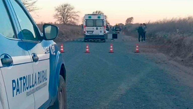 La tragedia ocurrió en un camino rural del sur provincial.