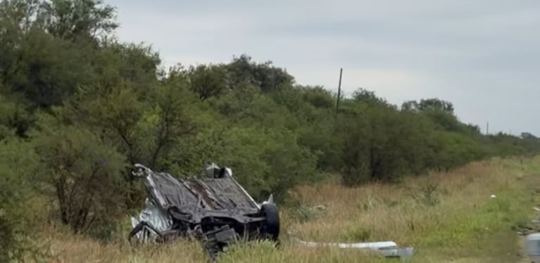 La tragedia ocurrió este domingo por la mañana, cuando la Ruta 60 estaba mojada.