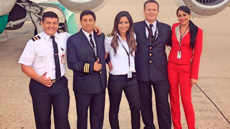 La tripulación del Avro RJ85 antes de partir a Colombia.