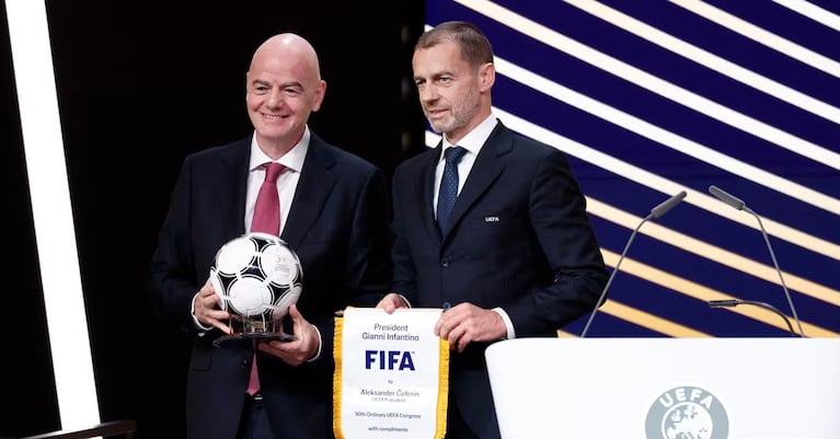 La UEFA lanzó un boicot tras la decisión de la FIFA.