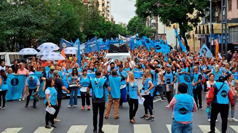 La Uepc adhiere al paro nacional en repudio al femicidio de Nancy Godoy en Corrientes.