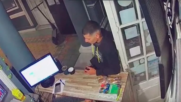 La última imagen de Bryan Mathías Espínola Olivieri en un hostel del centro de Córdoba.
