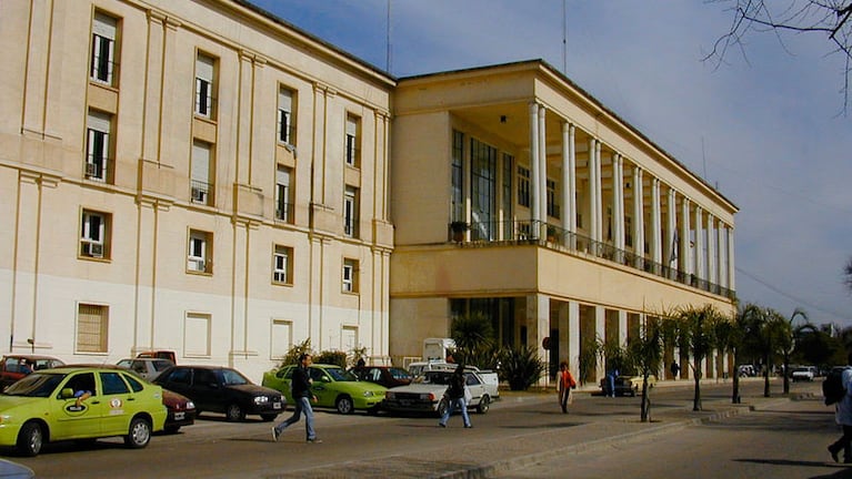 La UNC abrió inscripciones a diplomaturas de datos, IA, marketing digital y otras