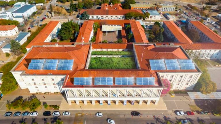 La UNC compró un software que filma al alumno para detectar posibles trampas y generó polémica por la privacidad.