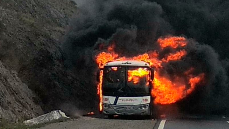 La unidad de la empresa La Calera quedó completamente destruido.