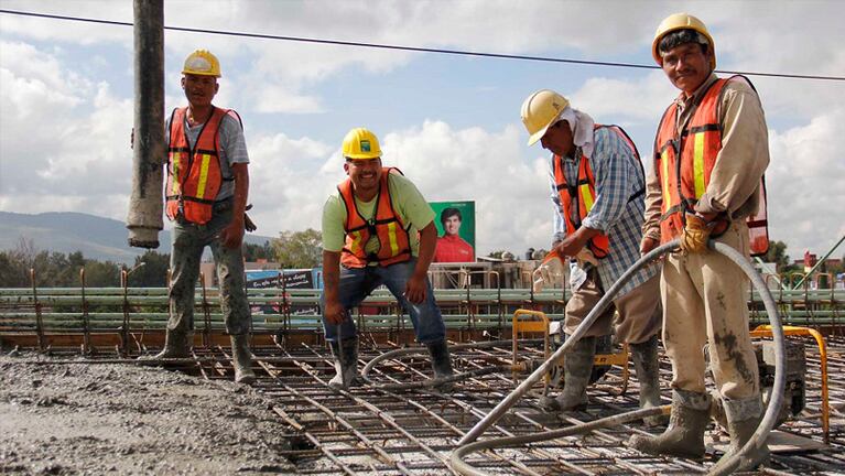 La UOCRA tiene un fondo de cese laboral. El ministro Triaca quiere que la medida se replique en otros gremios.