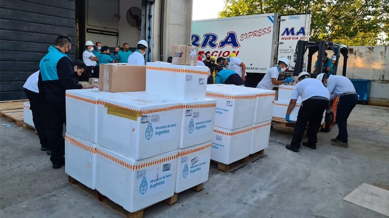 La vacuna rusa en suelo cordobés. Foto: Gobierno provincial.