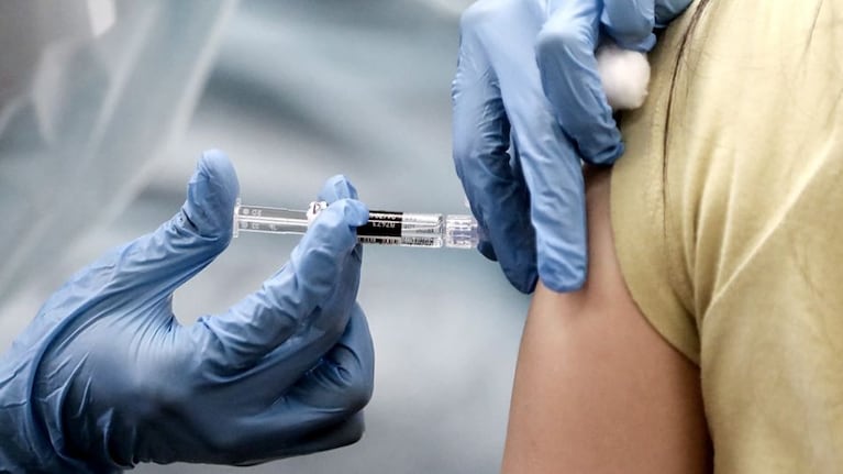 La vacunación con segundas dosis intenta tomar fuerza en Argentina.