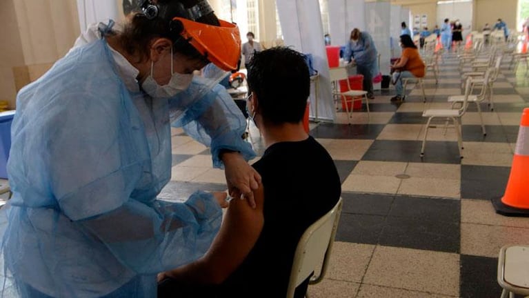 La vacunación y la segunda ola del coronavirus: cuál es la situación en Córdoba