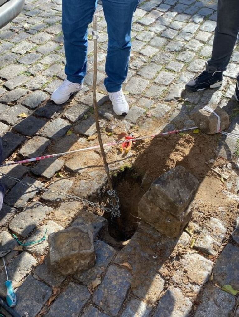 La varilla de hierro por la que se descubrió el túnel.