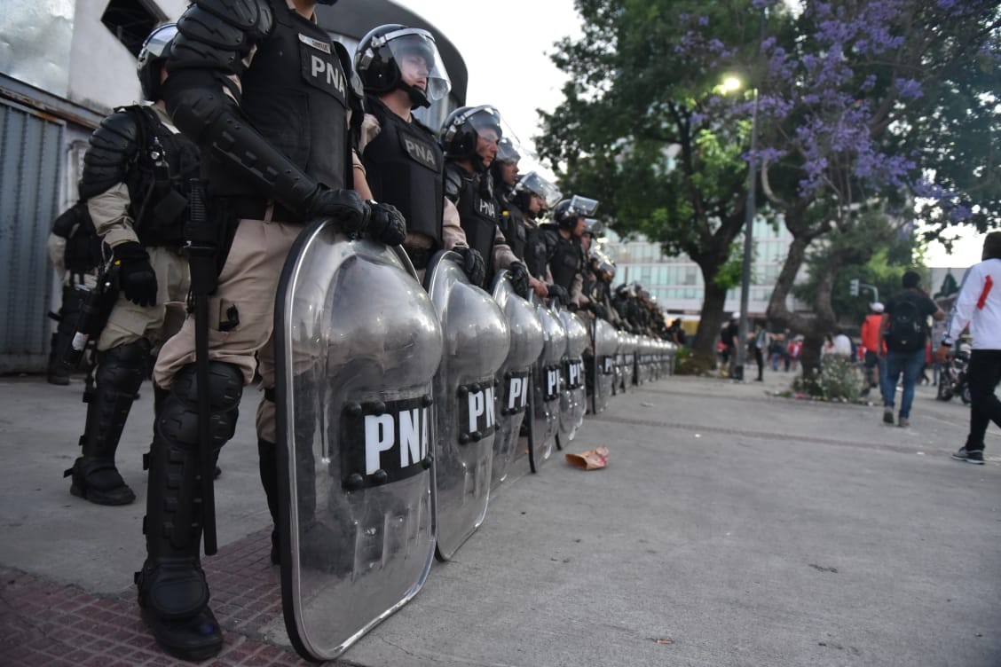 La violencia arruinó lo que prometía ser una fiesta. Foto: Lucio Casalla / ElDoce.tv.