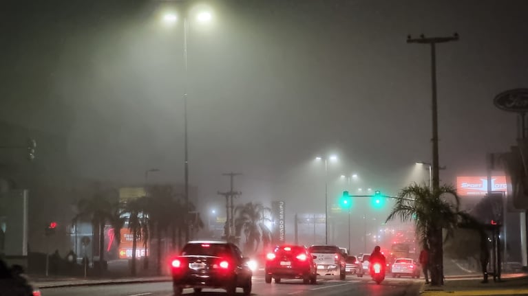La visibilidad es menor a 100 metros.