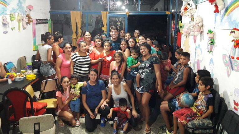 La visita de Marcos Bainotti a un comedor de Carlos Paz