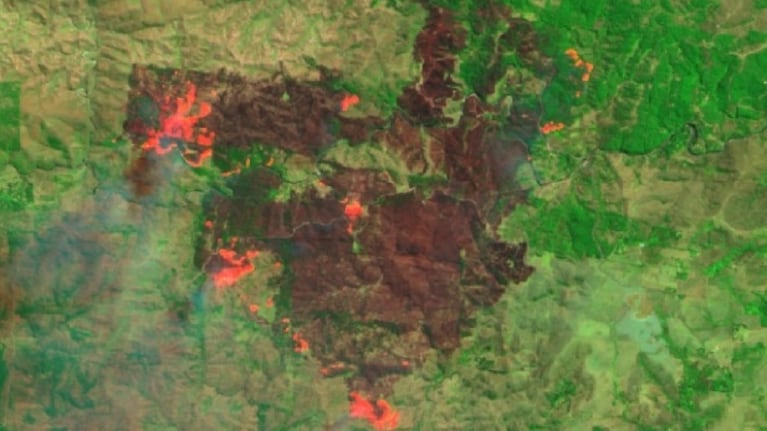 La vista aérea del fuego en Córdoba.