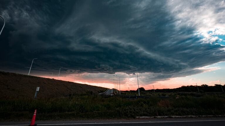 La vista de la tormenta en la zona de Arroyito (Foto: @jeresueldo)