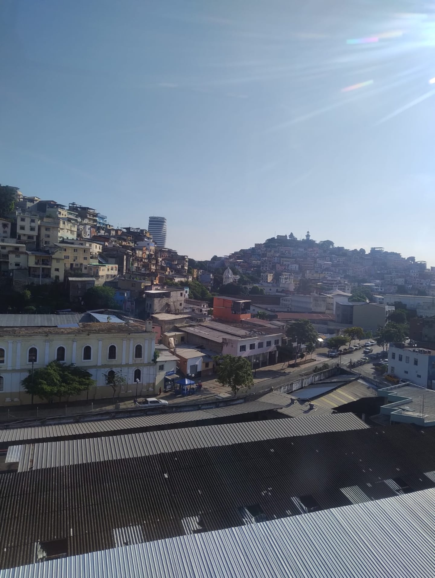 Viaje en el AIRE! El Doce cruzó de Guayaquil a Durán en la aerovía que  conecta las ciudades de Ecuador | ElDoce