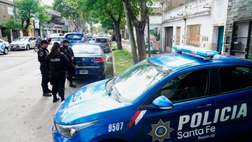 La vivienda del hombre que disparó permanecía con custodia. Foto: Rosario 3.