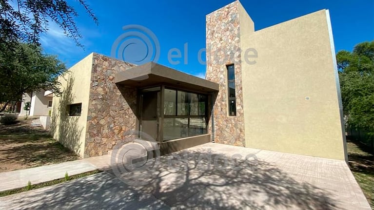 La vivienda en la que se refugiaba la familia de "Fito" Macías. Foto: Mateo Lago / El Doce.